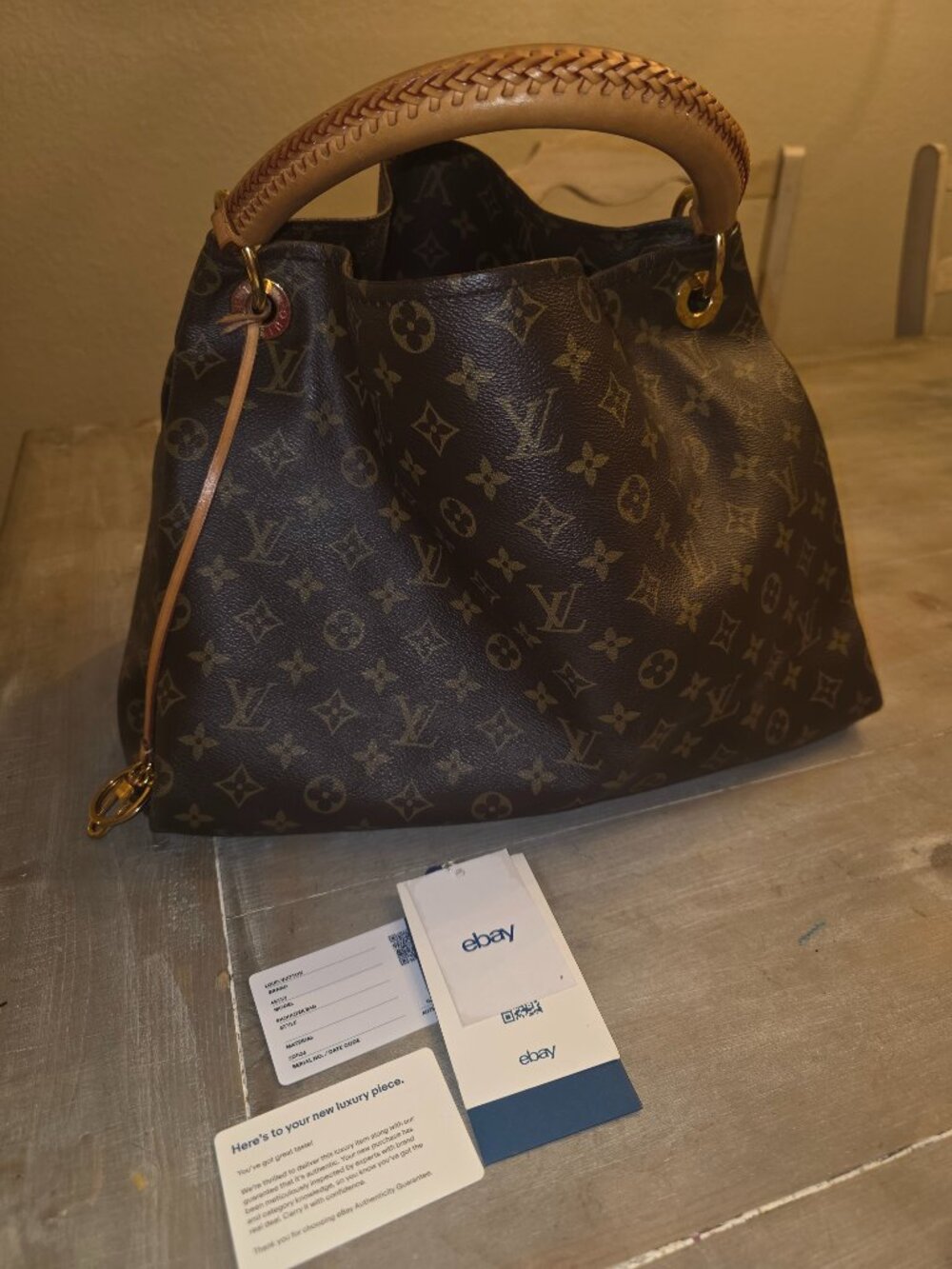 Louis Vuitton Artsy mm handbag